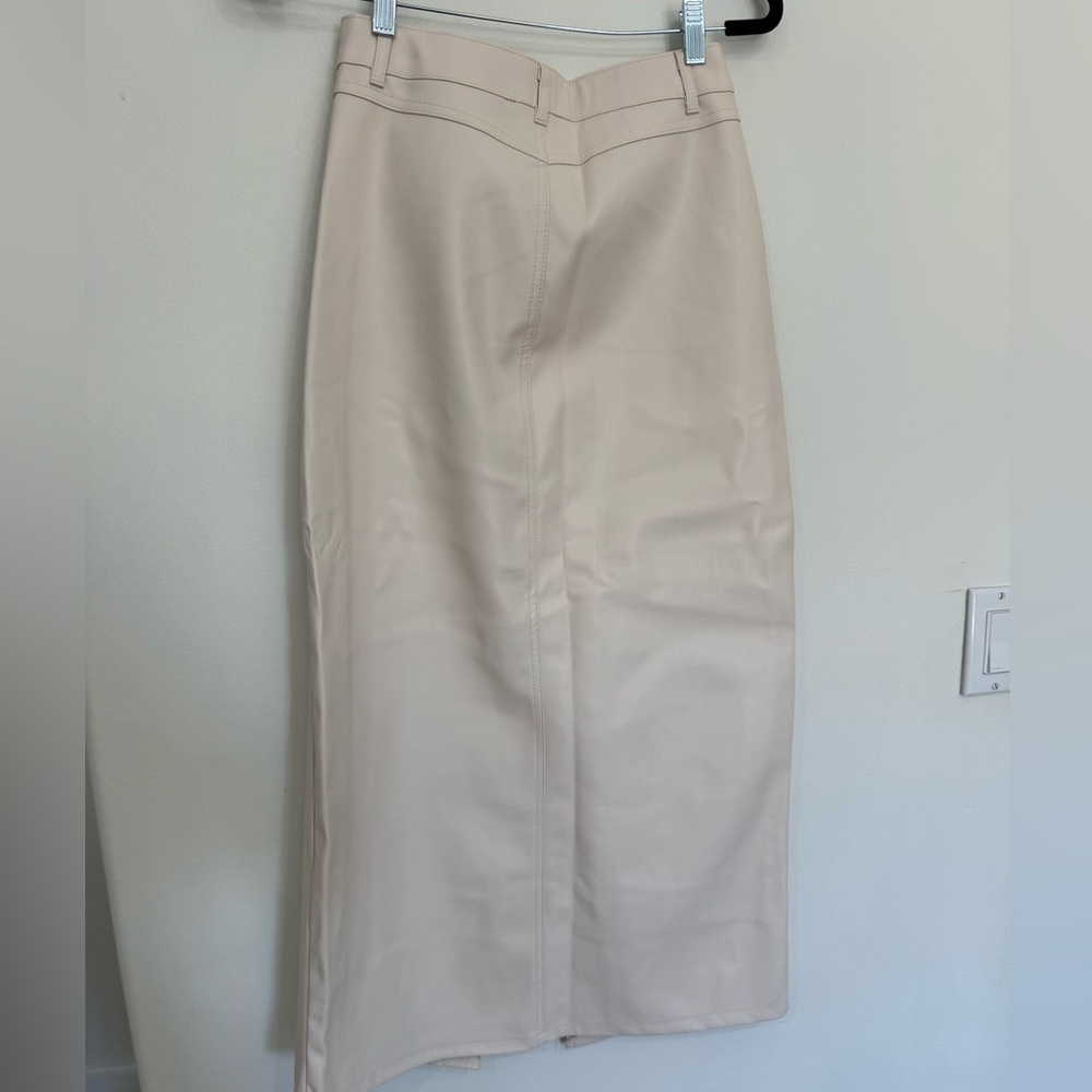 Haute Monde Cream Maxi Faux leather skirt with Button with zipper detail - Picture 6 of 10